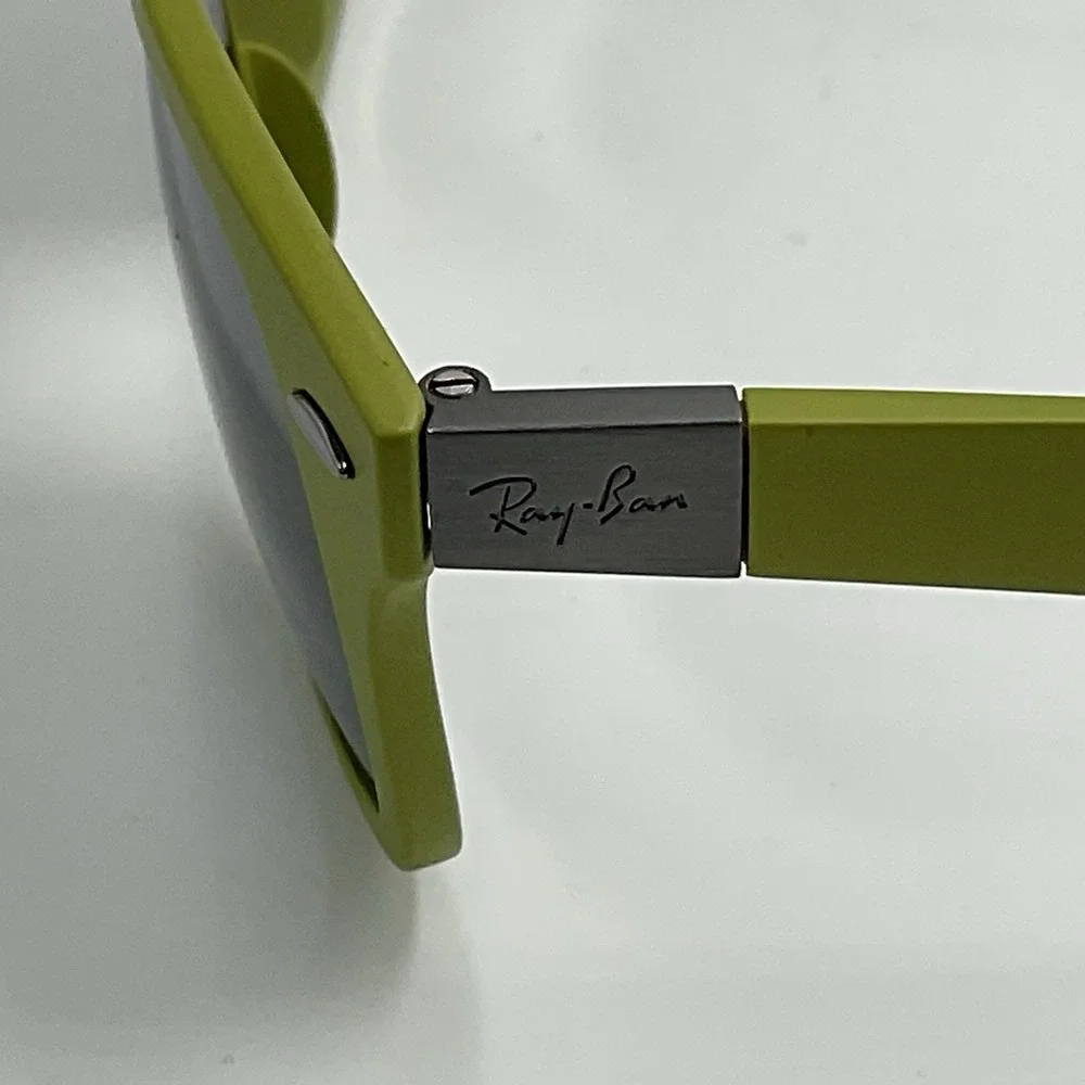 Ray-Ban Sunglasses Wayfarer Liteforce Matte Aced Green Silver Gray Lenses RB4207